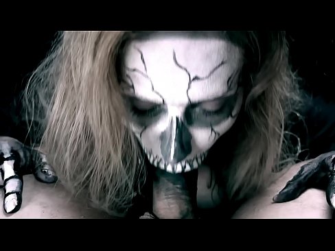 ❤️ Demona knabino suĉanta kokon per sia nigra buŝo kaj glutante kumon. ❤ Rusia porno ĉe eo.banglablog.top
